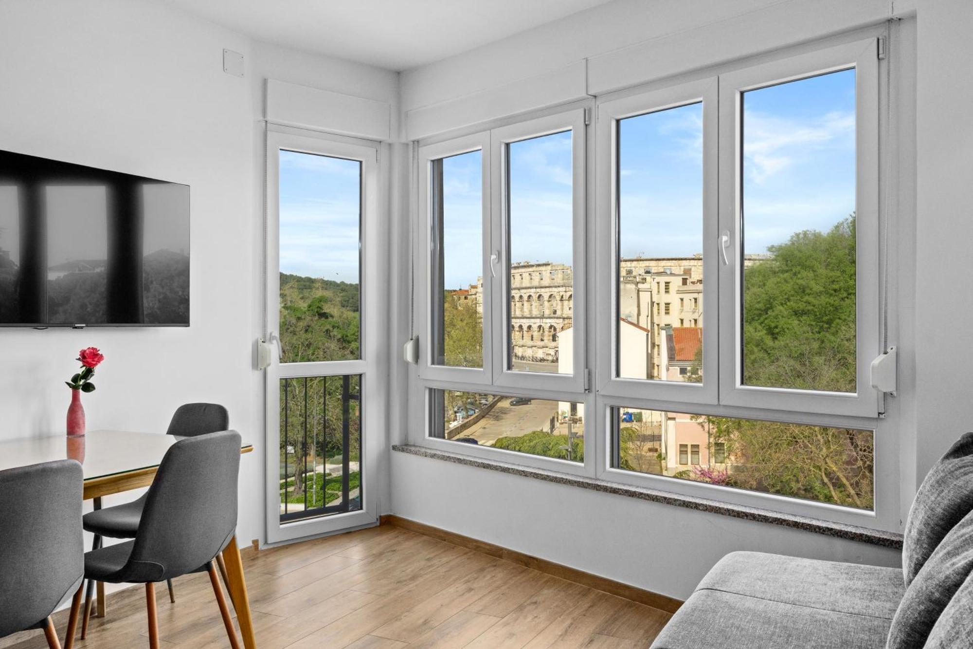 Sylvia Center Apartment Pula Dış mekan fotoğraf